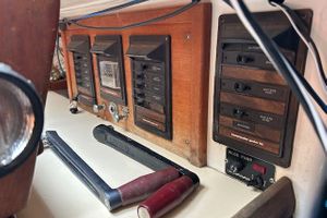 1981 Hinterhoeller Niagara 35